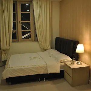 Jayleen Clarke Quay Hotel Singapore