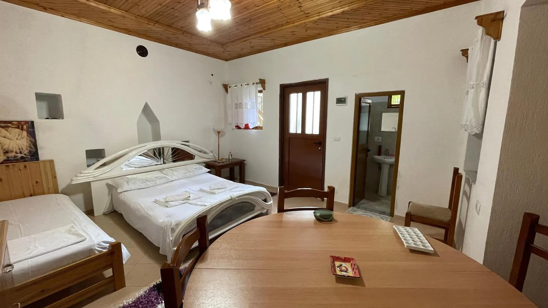 Guest House Bakuli Gjirokaster Albania